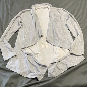 Old Navy Active gray draped sweater cardigan long sleeve, with pockets